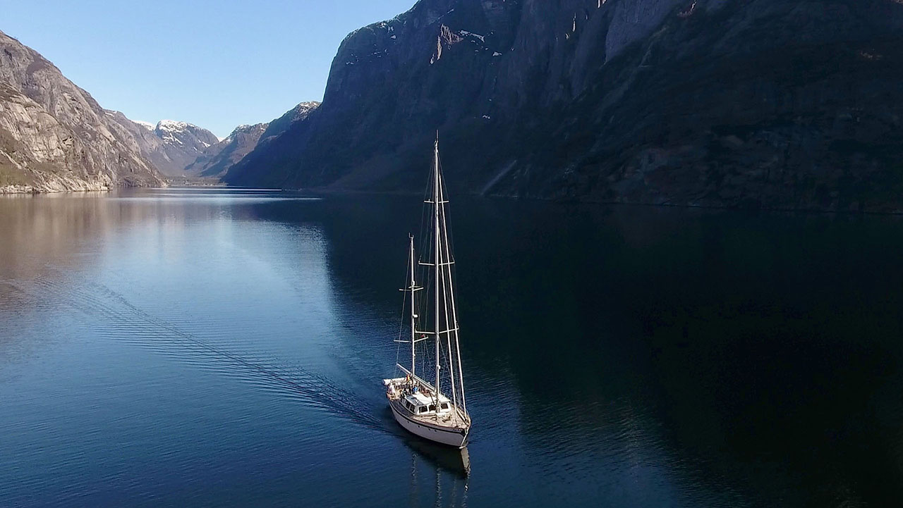 Maia im Fjord